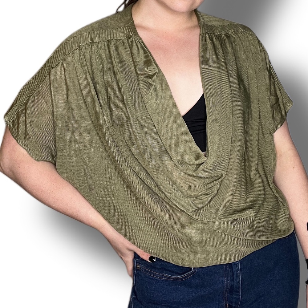 Alice + Olivia Green Slouchy Top Size Medium